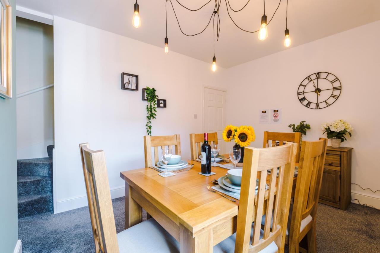 Spacious 2-Bed City-Centre Cottage In Chester By 53 Degrees Property - Ideal For Groups & Couples - Sleeps 6 Exterior foto