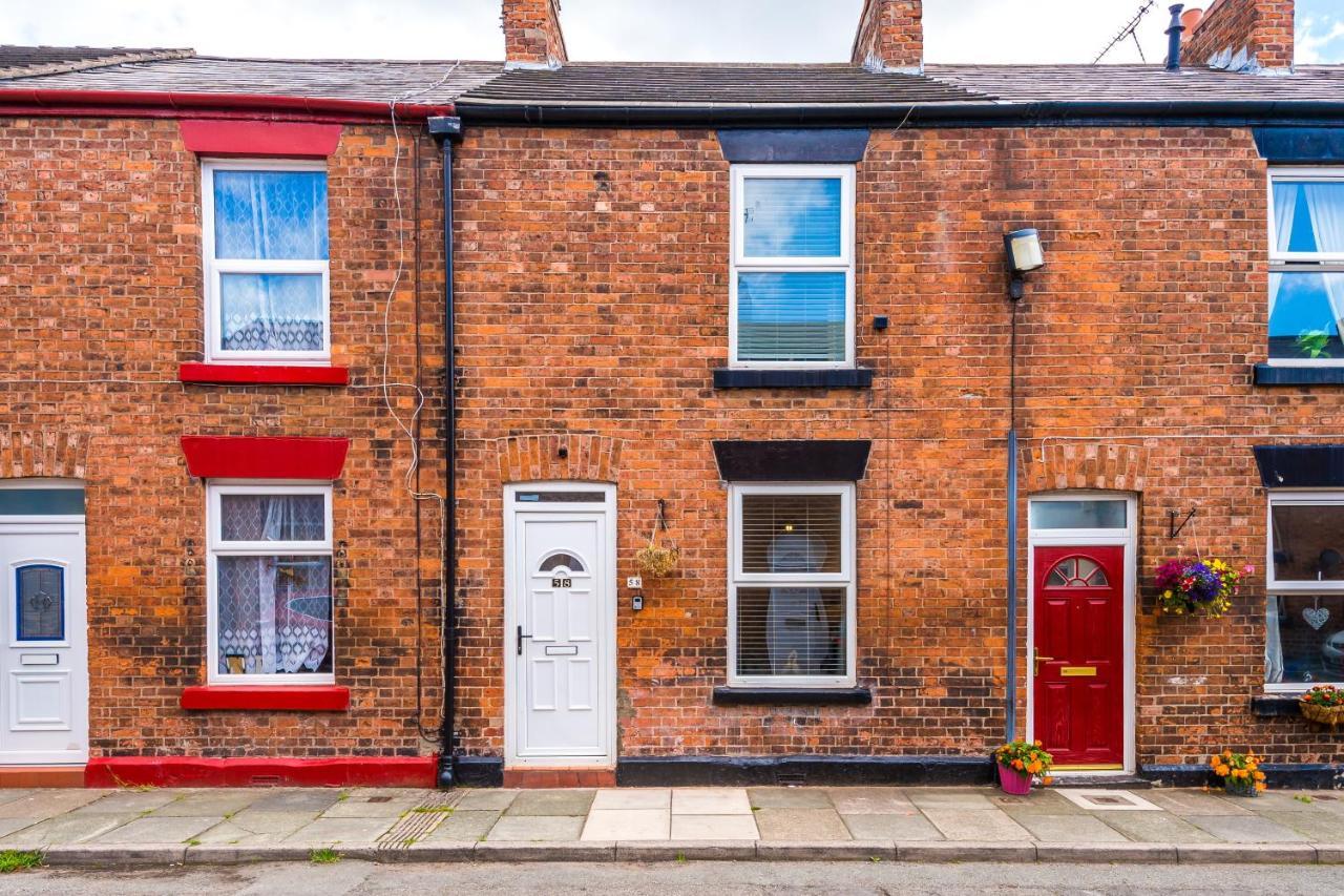 Spacious 2-Bed City-Centre Cottage In Chester By 53 Degrees Property - Ideal For Groups & Couples - Sleeps 6 Exterior foto